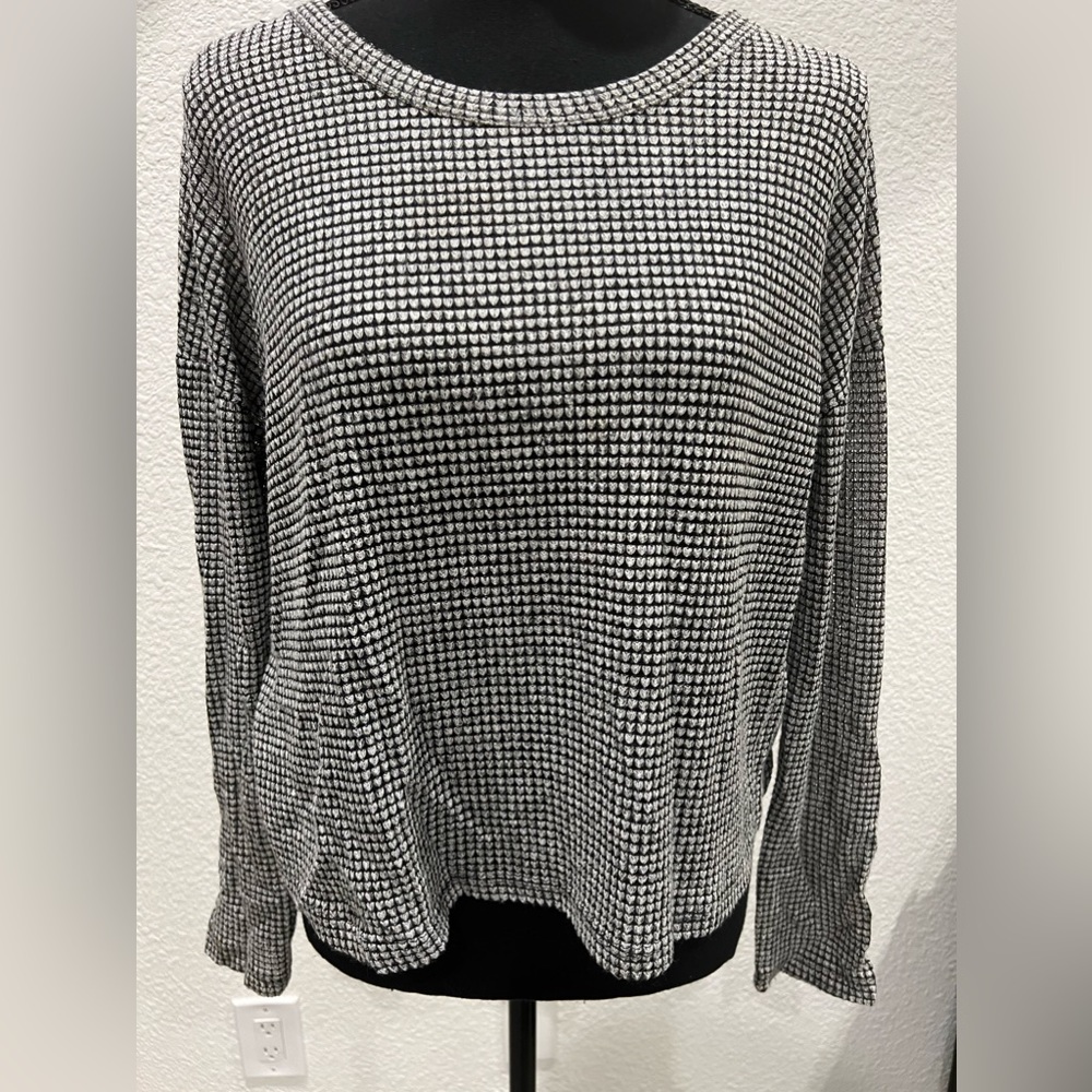 Black and Gray long sleeve crop top - Picture 1 of 4